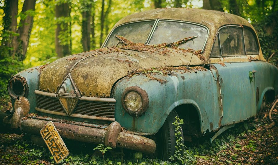 5 Tips for Keeping Your Car Clean and Organized